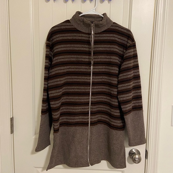 Jackets & Blazers - EUC Vintage Frazier Lawrence women’s brown stripe soft plush‎ zip jacket medium